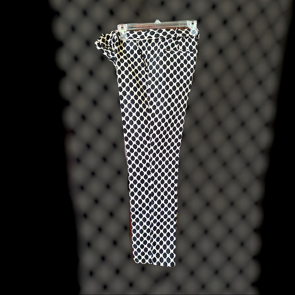 Black & Gold Hexagon print pants size 4